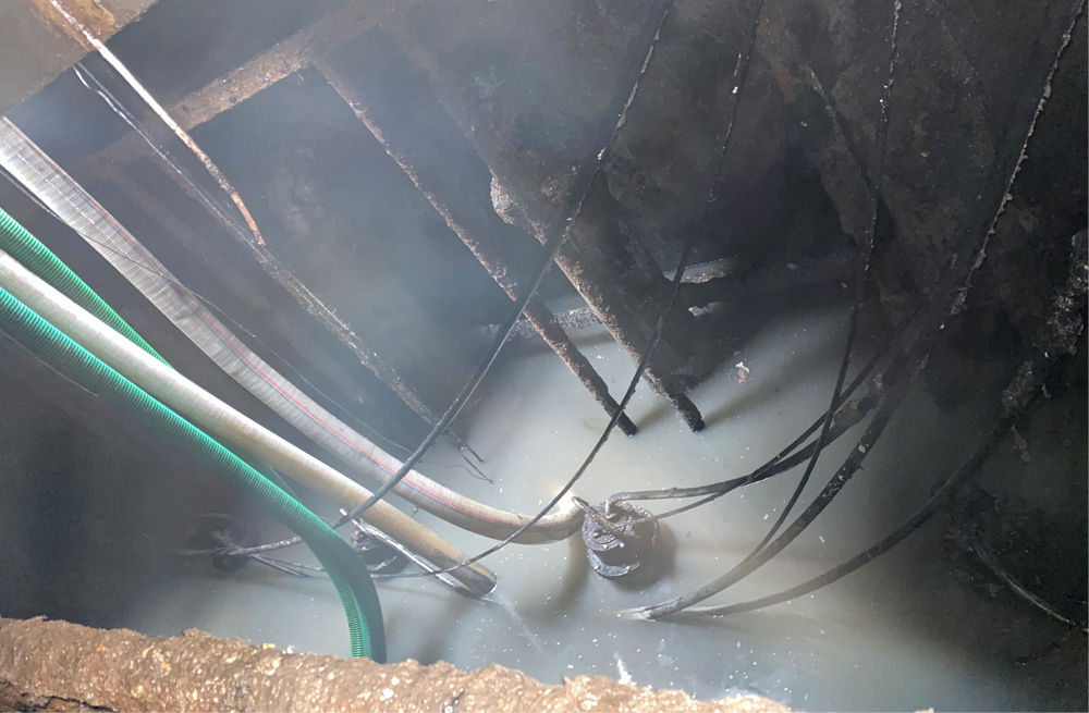 272丽江苑商城污水池清运